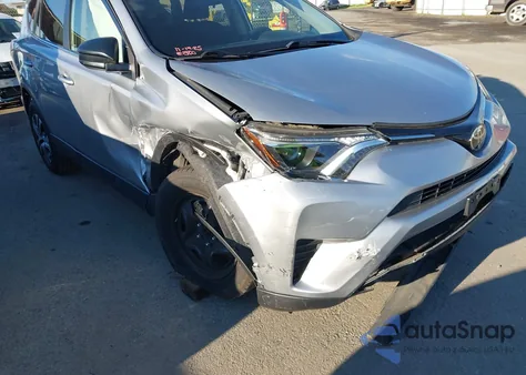 2018 Toyota Rav4 Le z USA, uszkodzony, nr VIN JTMZFREV2JJ210285